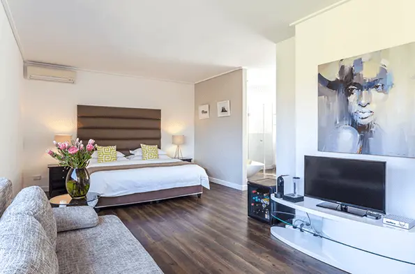 Cosmopolitan Suite - Cube Guesthouse Houtbay